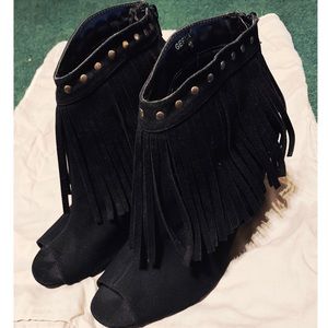 Peep toe, fringe wedge booties